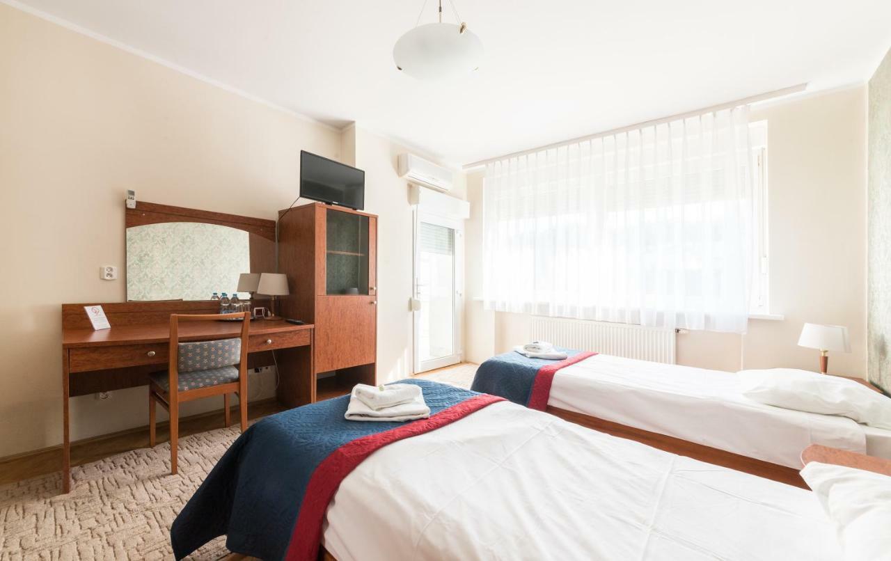 Gosciniec Witomino Bed & Breakfast Gdynia Bagian luar foto