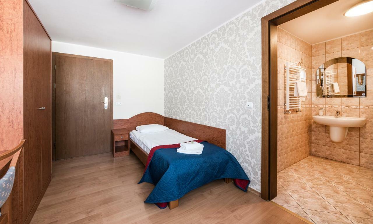 Gosciniec Witomino Bed & Breakfast Gdynia Bagian luar foto